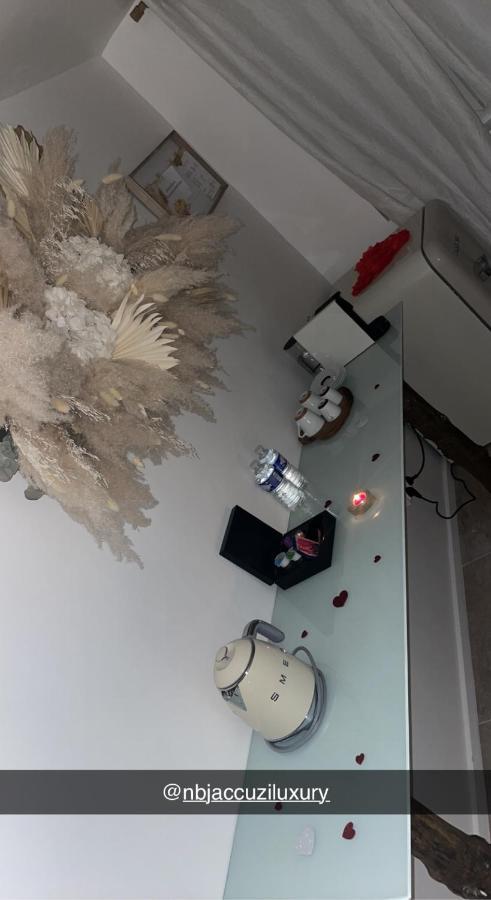 Appartement Jacuzzi Prive Avignon Bagian luar foto